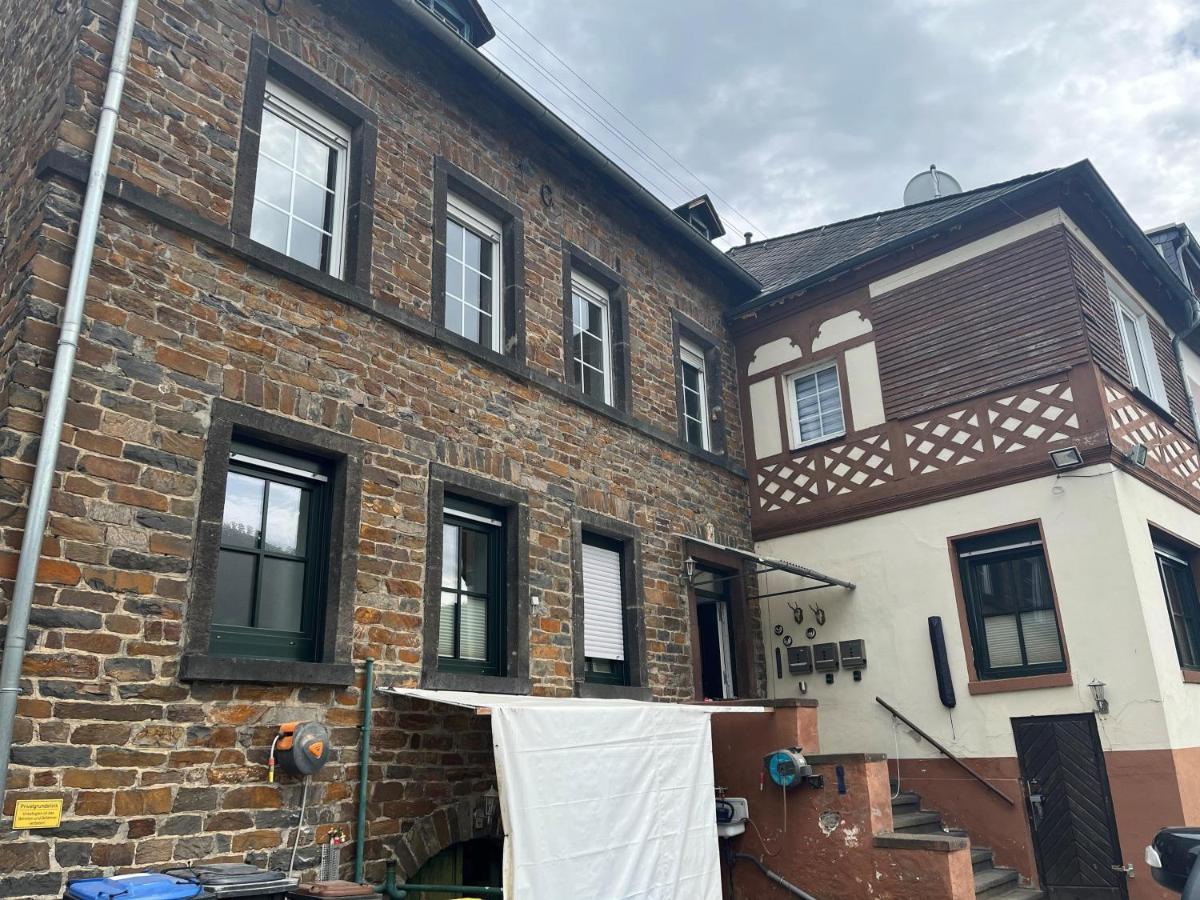 Hubertushaus Apartment Burgen  Bagian luar foto